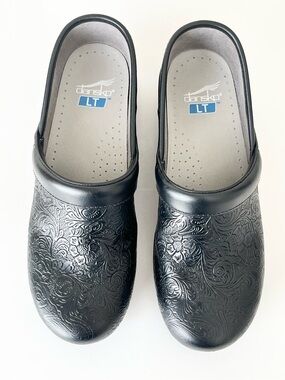 Dansko LT Professional Floral Tooled Leather clogs comfort 39 US 8.5-9